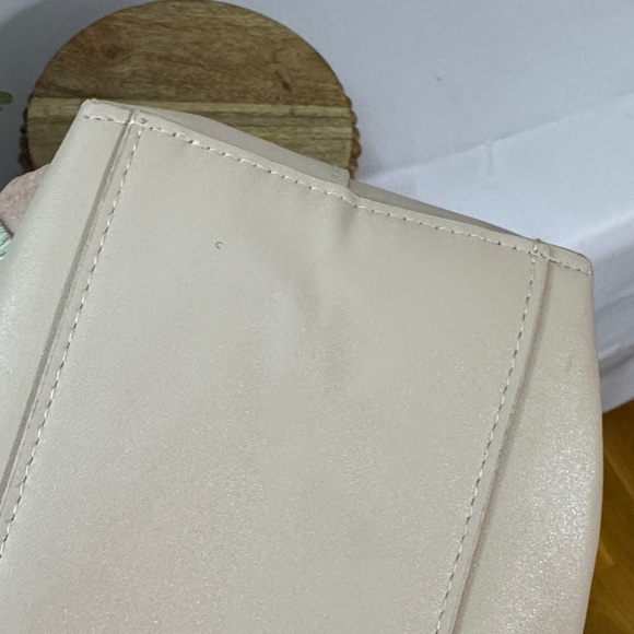 Michael Kors Blush Pink Travel Tote Bag with bag charm NWOT - Picture 7 of 8